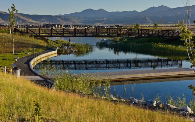 5261 W BOWSTRING WAY, South Jordan, UT 84009