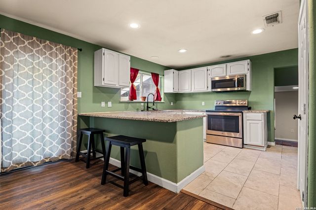 504 Aero Ave, Schertz, TX 78154