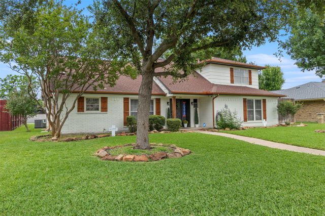901 Serenade Lane, Richardson, TX 75081