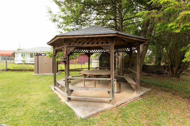 1 Oakdale Drive, Greenville, SC 29617