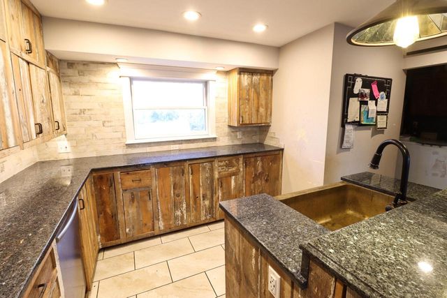 N1517 Grove STREET, Lake Geneva, WI 53147