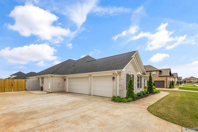 17067 Stonegate Drive, Athens, AL 35613