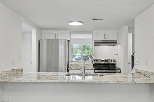 28 Bayview CT, Hampton, VA 23664