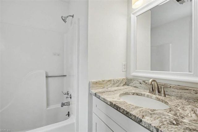 28 Bayview CT, Hampton, VA 23664