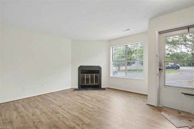 28 Bayview CT, Hampton, VA 23664