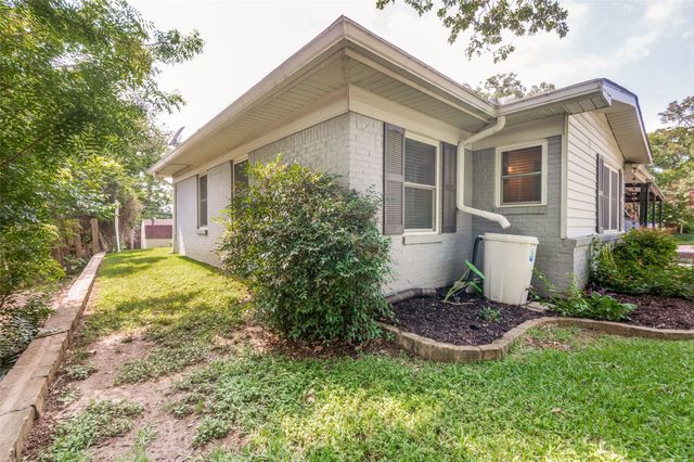 1506 Briarwood Boulevard, Arlington, TX 76013