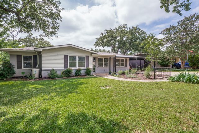 1506 Briarwood Boulevard, Arlington, TX 76013