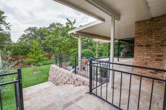 1506 Briarwood Boulevard, Arlington, TX 76013
