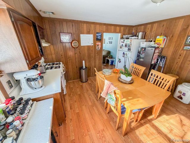 21018 Huron River Drive, Rockwood, MI 48173