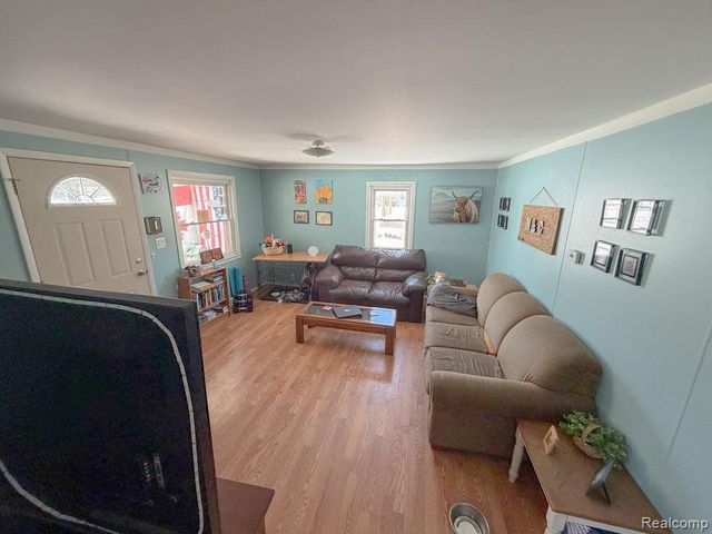 21018 Huron River Drive, Rockwood, MI 48173