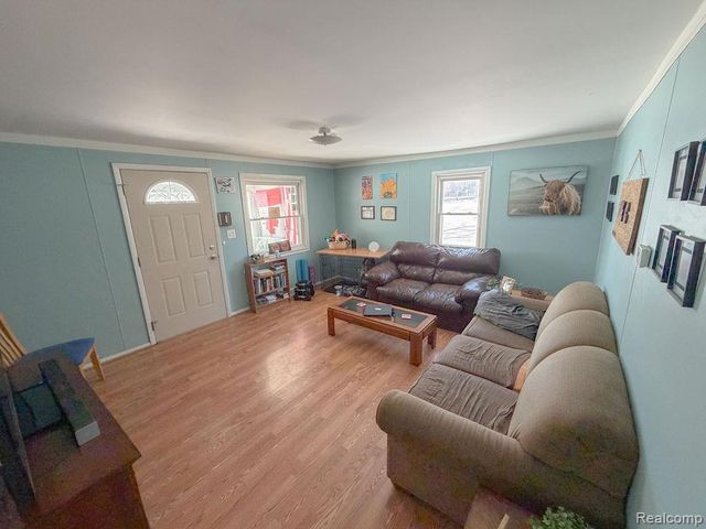 21018 Huron River Drive, Rockwood, MI 48173