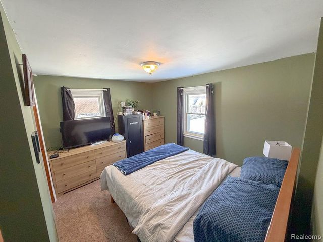 21018 Huron River Drive, Rockwood, MI 48173