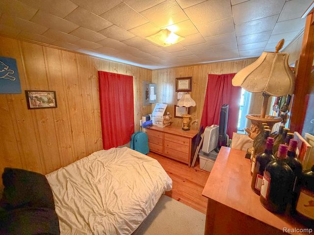 21018 Huron River Drive, Rockwood, MI 48173