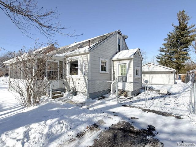 21018 Huron River Drive, Rockwood, MI 48173