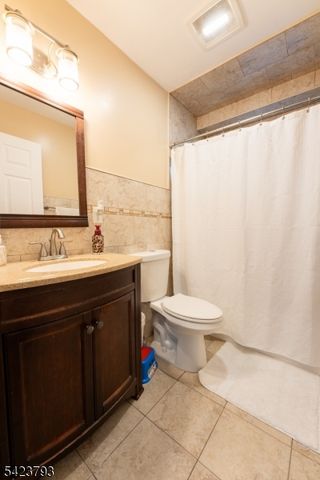 144 Silleck St, Clifton City, NJ 07013