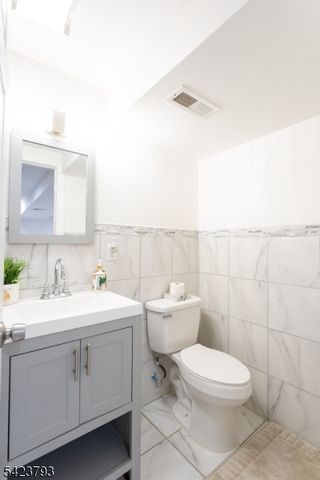 144 Silleck St, Clifton City, NJ 07013