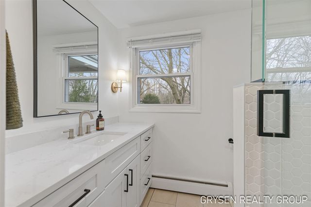 2735 Barfield Drive, Grand Rapids, MI 49546