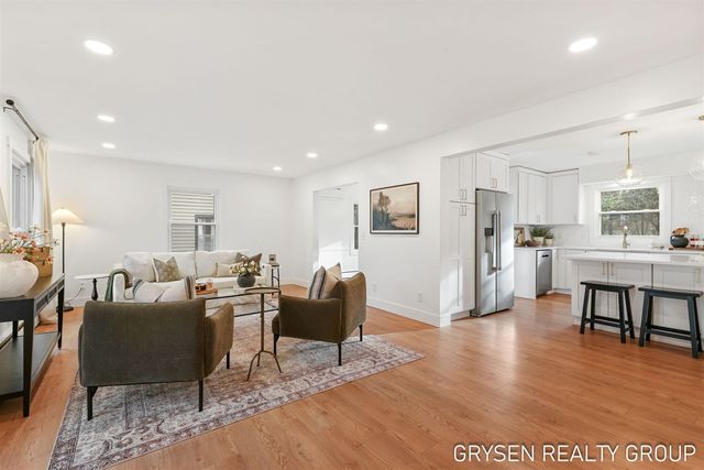 2735 Barfield Drive, Grand Rapids, MI 49546