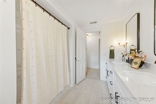 2735 Barfield Drive, Grand Rapids, MI 49546