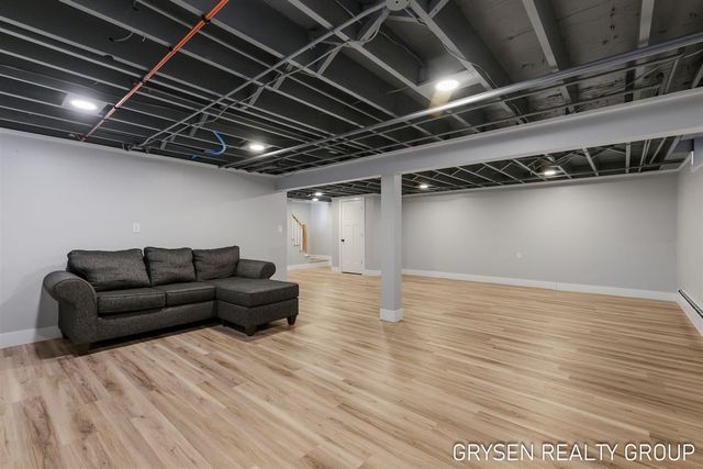 2735 Barfield Drive, Grand Rapids, MI 49546