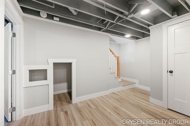 2735 Barfield Drive, Grand Rapids, MI 49546