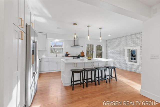 2735 Barfield Drive, Grand Rapids, MI 49546