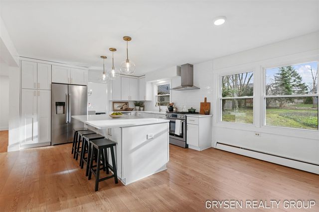 2735 Barfield Drive, Grand Rapids, MI 49546