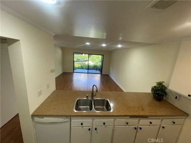 124 Tangelo 390, Irvine, CA 92618