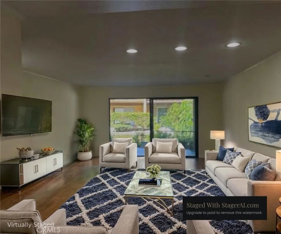 124 Tangelo 390, Irvine, CA 92618