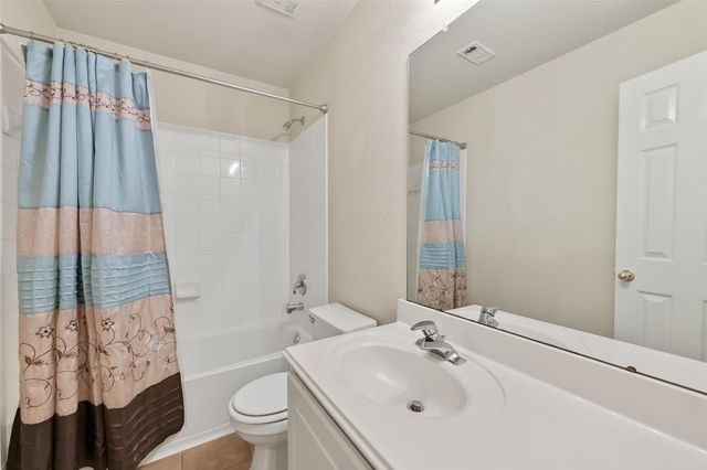 18 W Greenhill Terrace Place, The Woodlands, TX 77382