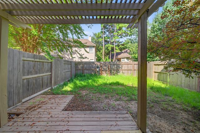 18 W Greenhill Terrace Place, The Woodlands, TX 77382