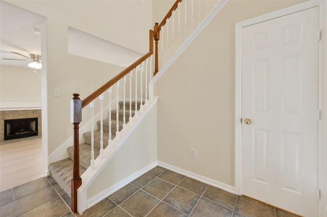 18 W Greenhill Terrace Place, The Woodlands, TX 77382