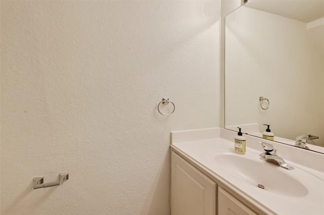 18 W Greenhill Terrace Place, The Woodlands, TX 77382