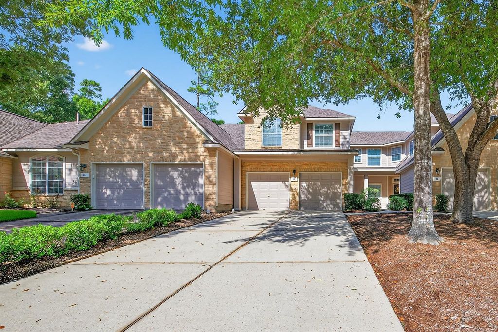 18 W Greenhill Terrace Place, The Woodlands, TX 77382