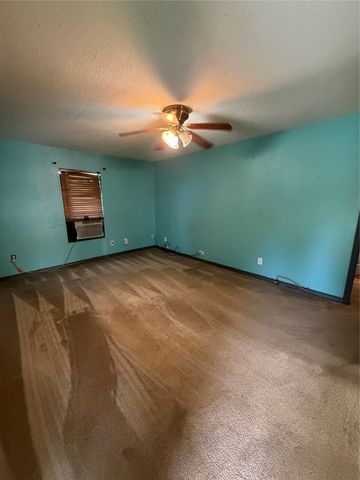 129 Porter Drive, Azle, TX 76020