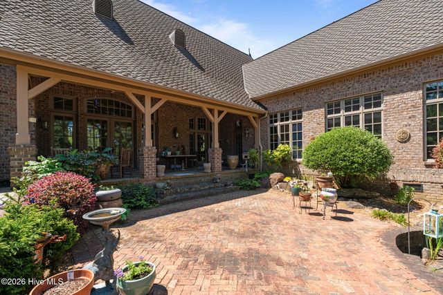 1650 Youngs Road, Vass, NC 28394