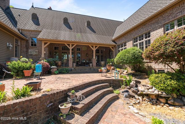 1650 Youngs Road, Vass, NC 28394