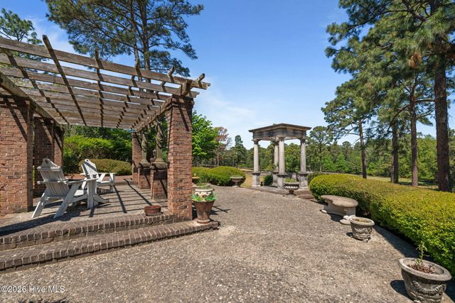 1650 Youngs Road, Vass, NC 28394