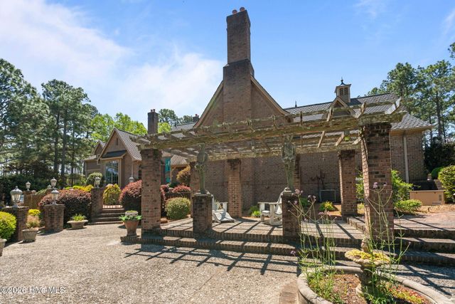 1650 Youngs Road, Vass, NC 28394