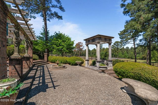 1650 Youngs Road, Vass, NC 28394