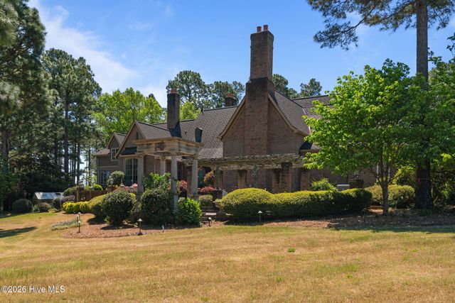 1650 Youngs Road, Vass, NC 28394