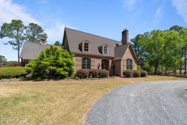 1650 Youngs Road, Vass, NC 28394