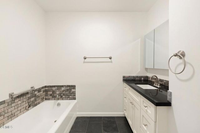 3824 Elm Avenue, Long Beach, CA 90807