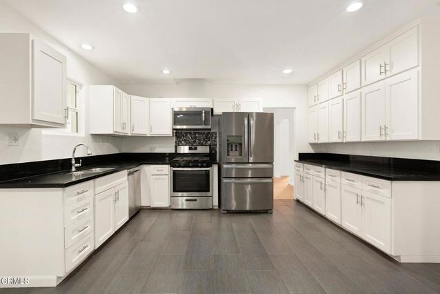 3824 Elm Avenue, Long Beach, CA 90807