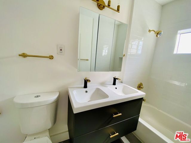 1474 W Vernon Avenue, Los Angeles, CA 90062