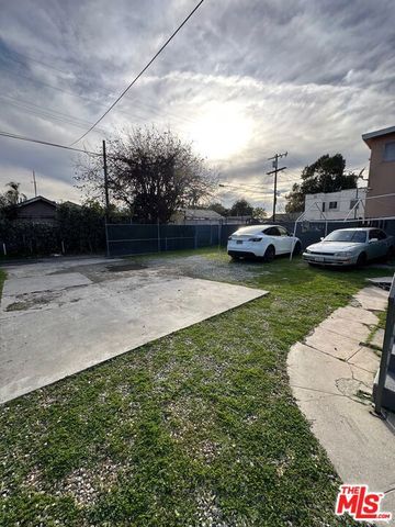 1474 W Vernon Avenue, Los Angeles, CA 90062