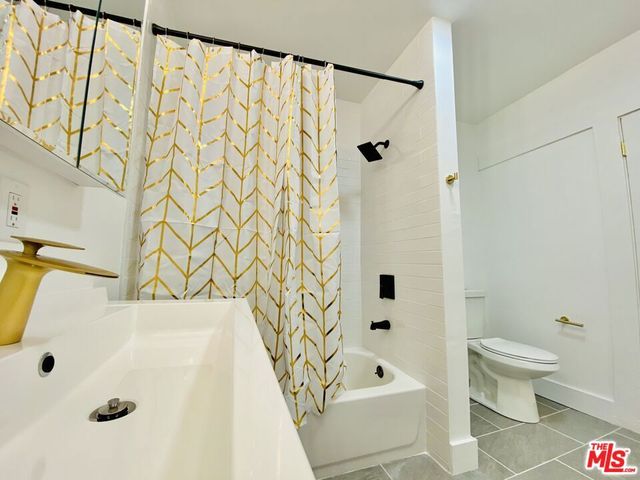 1474 W Vernon Avenue, Los Angeles, CA 90062