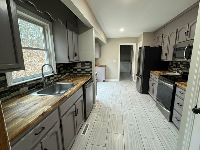 4515 Grassy Hill RD, Rocky Mount, VA 24151