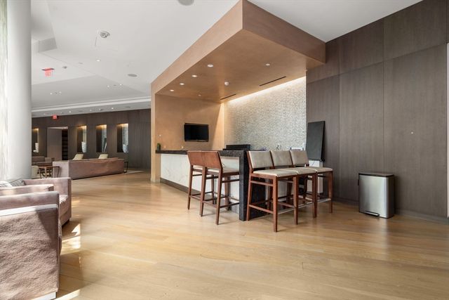 580 Washington 1406, Boston, MA 02111