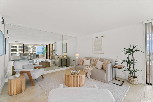 1910 Ala Moana Boulevard 16A, Honolulu, HI 96814